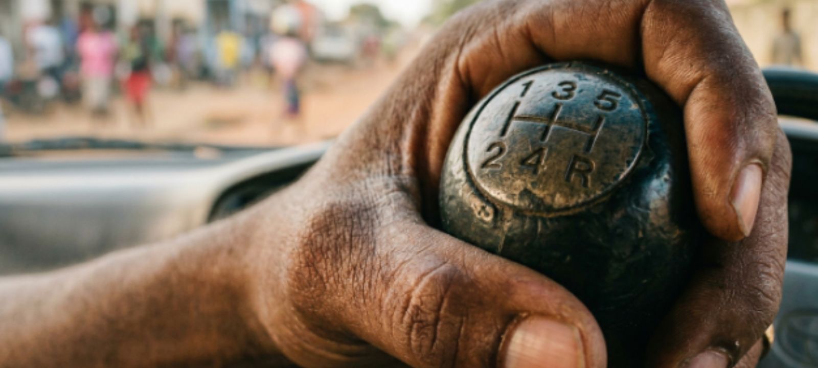 Caixa Manual em Moçambique A Escolha que Continua a Fazer Sentido