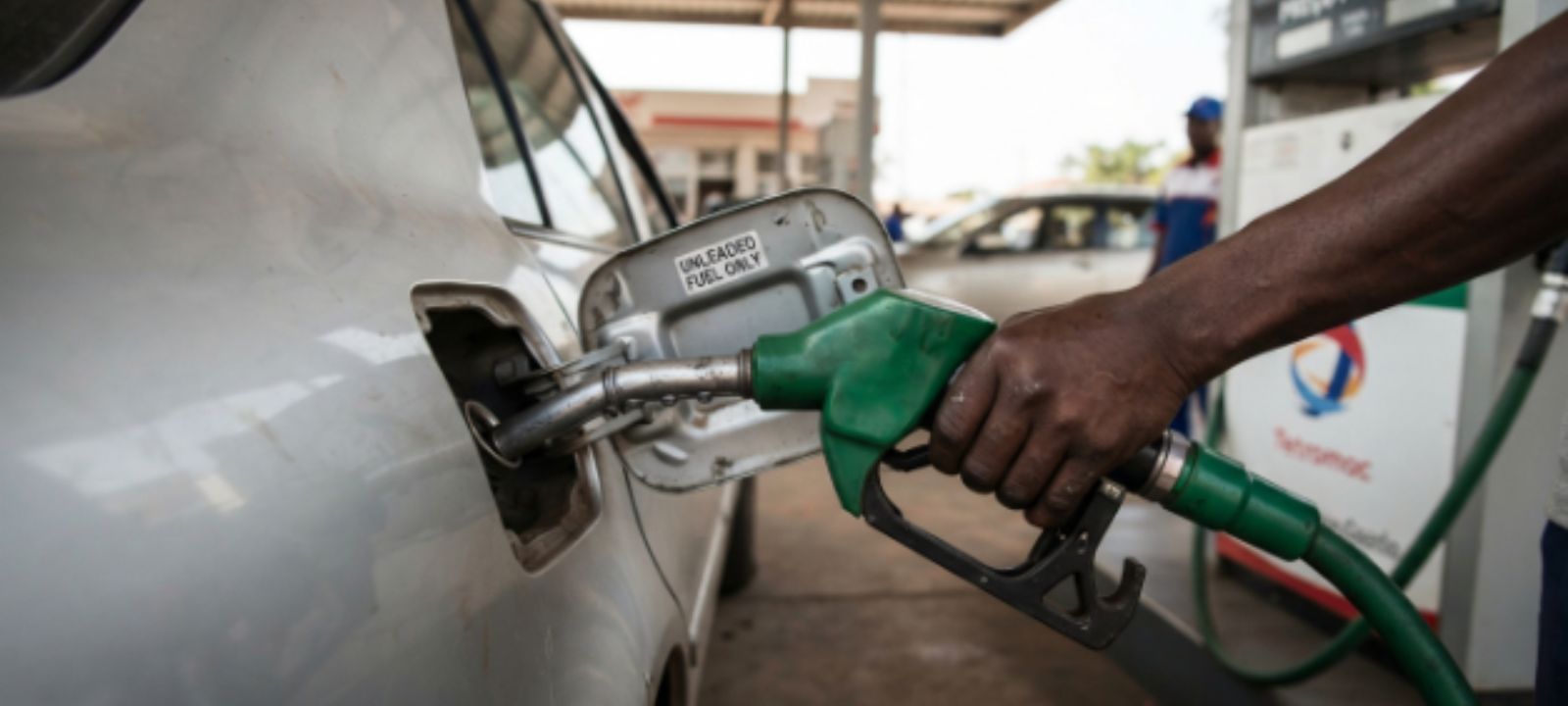 Colocou diesel num carro a gasolina por engano em Moçambique Saiba o que acontece ao motor, os componentes em risco e o que fazer para evitar danos graves