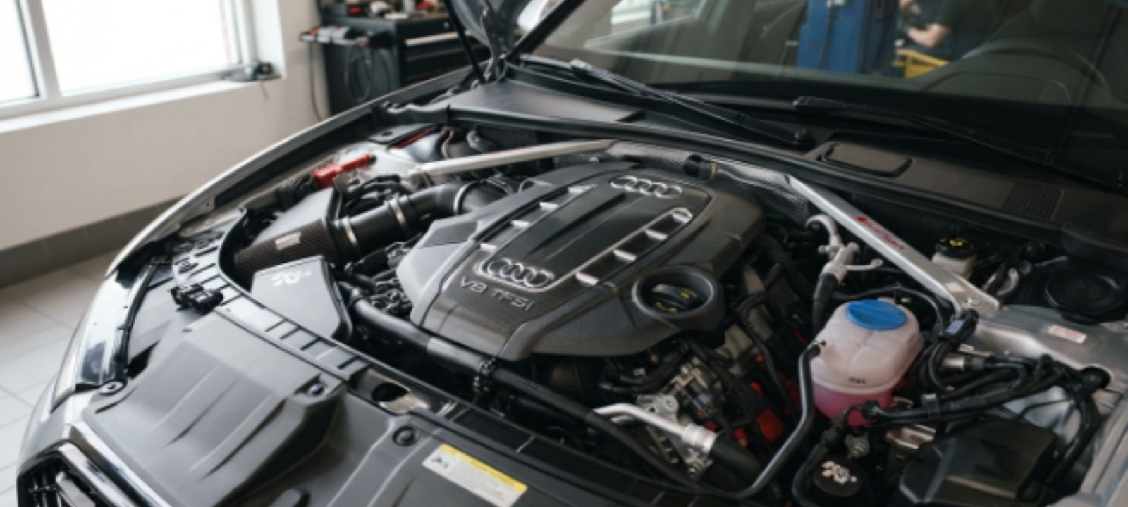 Conheça os principais tipos de motores automóveis em Moçambique (gasolina, turbo diesel e híbridos), suas vantagens, desafios de manutenção e consumo no país