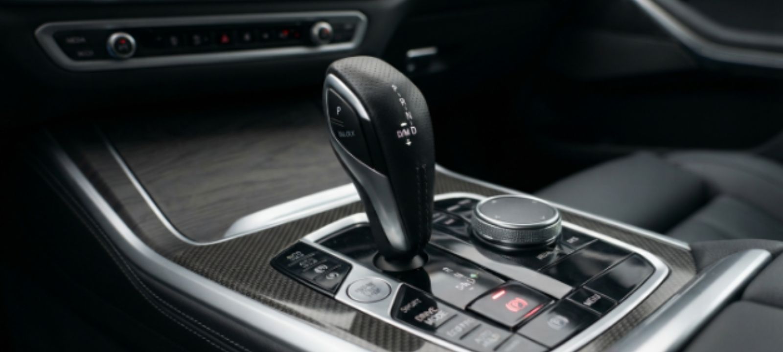 Descubra como cuidar da caixa de velocidades automática em Moçambique, identifique sintomas de avaria no óleo ATF e evite reparações dispendiosas na transmissão