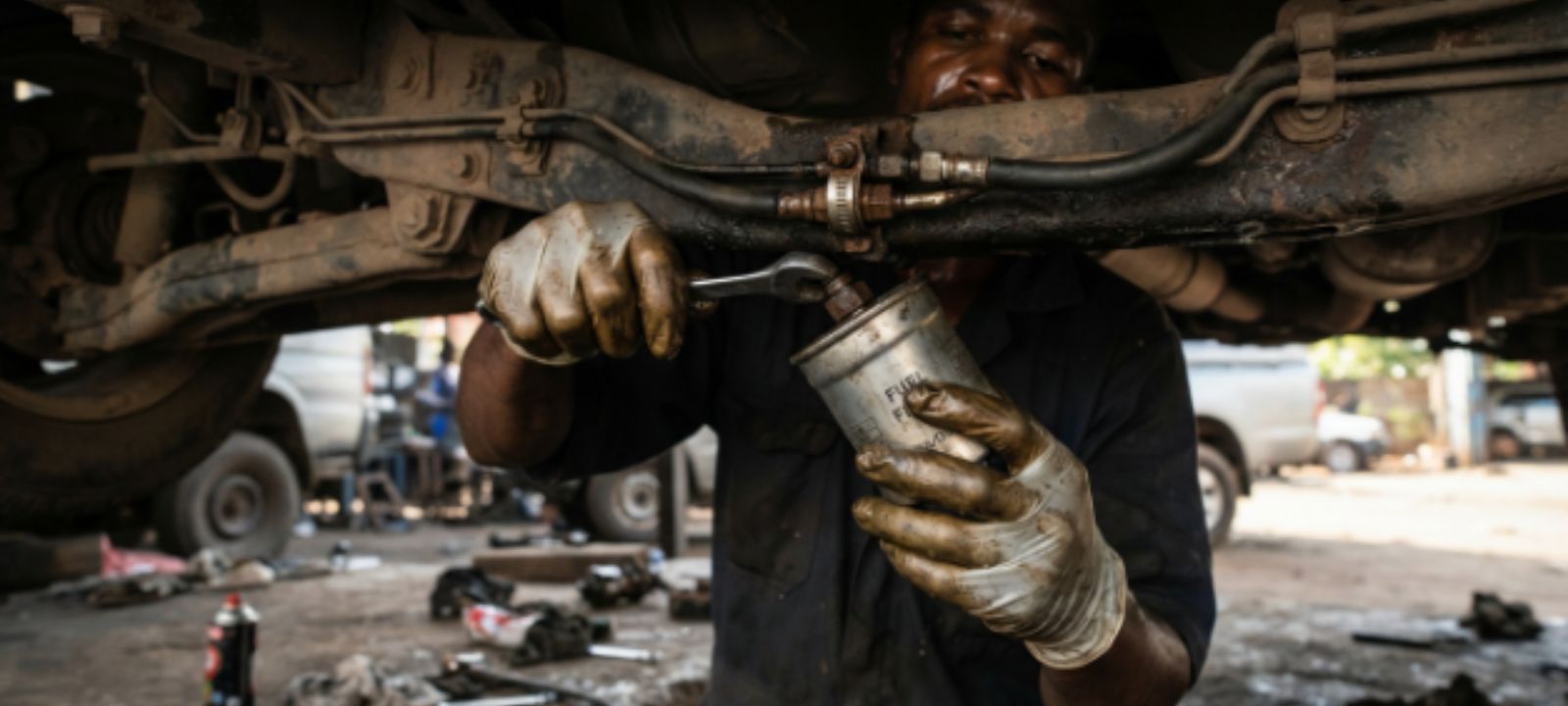 Saiba quais são os sintomas de um filtro de combustível entupido no carro em Moçambique engasgos, falhas na injeção e como proteger a bomba e os injetores