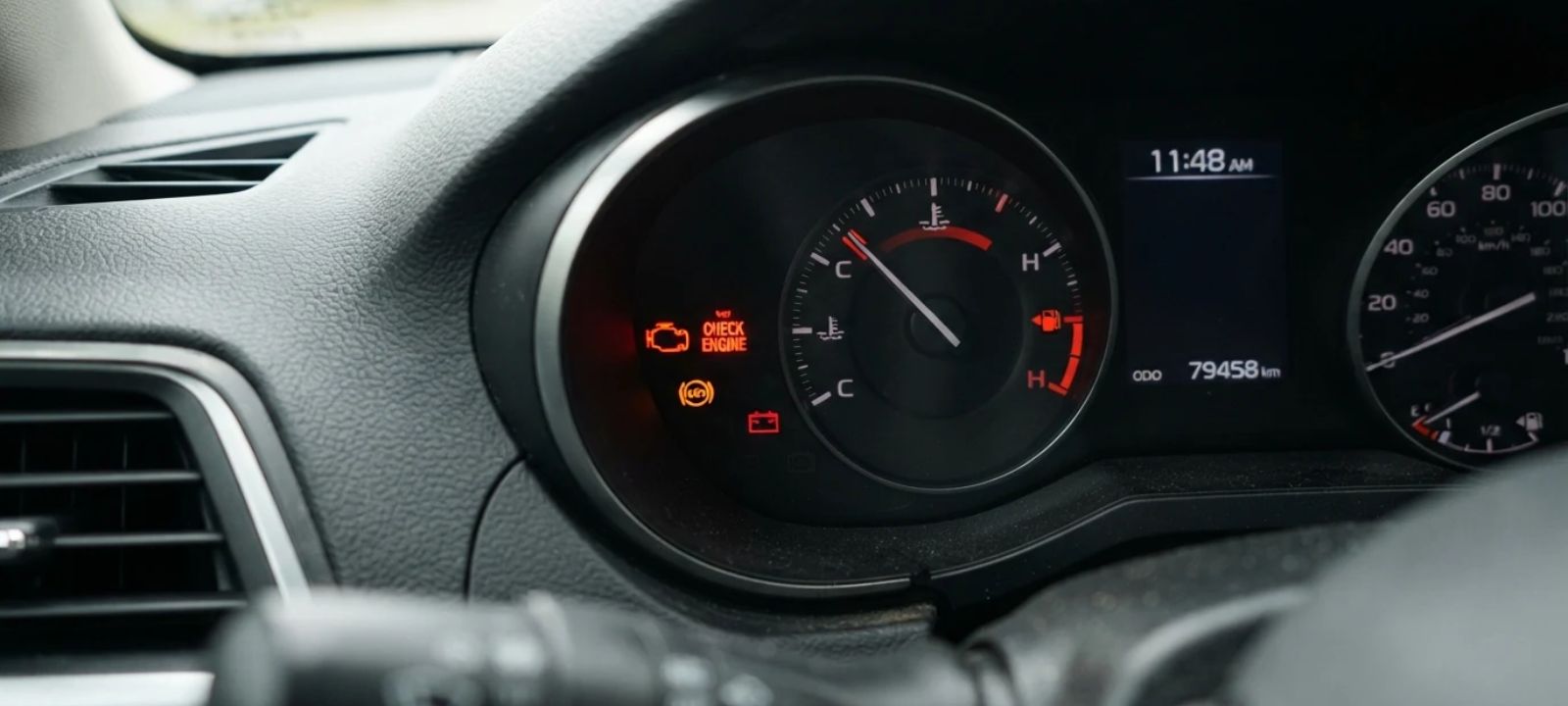 Saiba por que o seu carro aquece em Moçambique, desde o trânsito intenso ao clima tropical